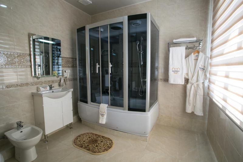 Shah Palace Hotel Bichkek Chambre photo