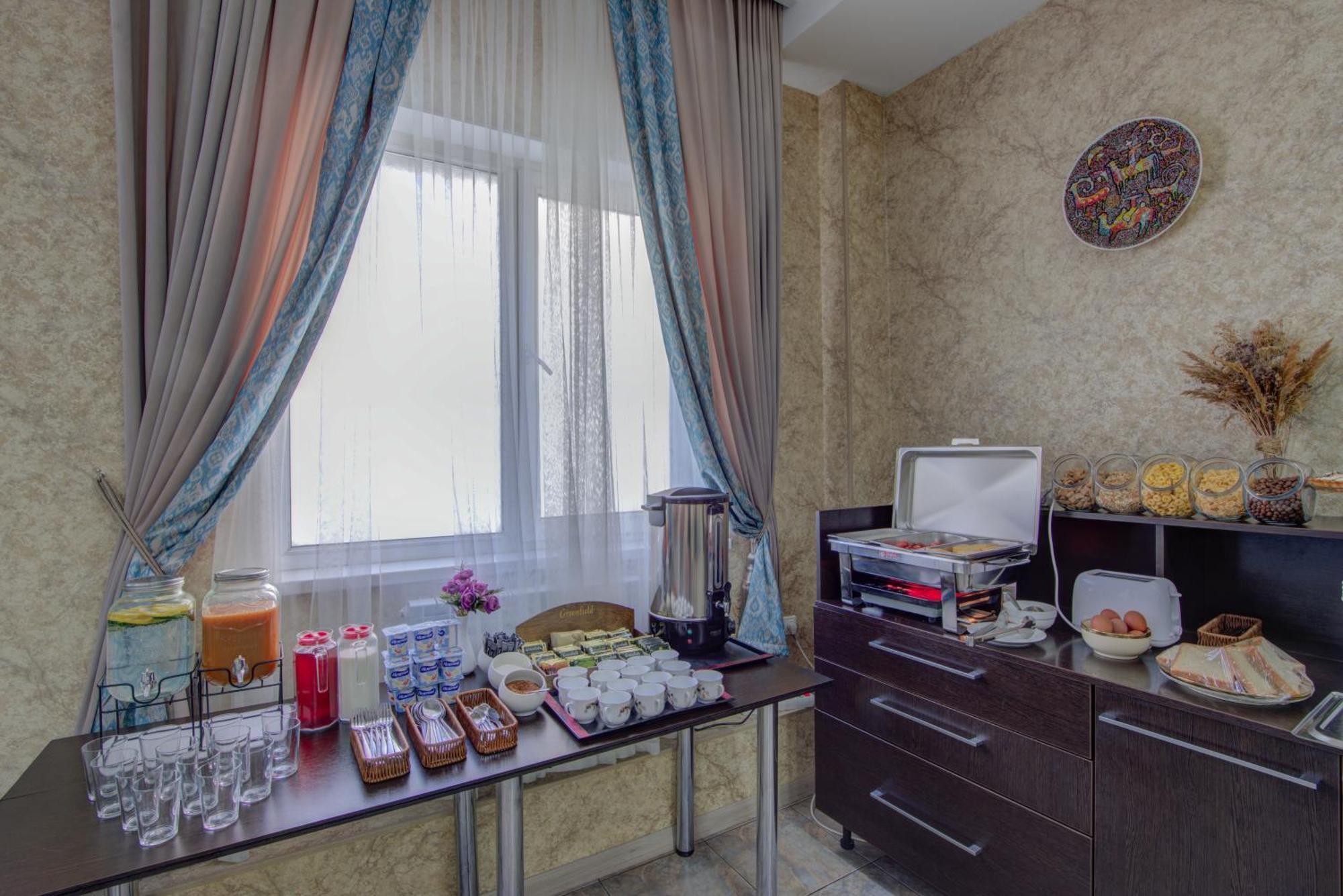 Shah Palace Hotel Bichkek Extérieur photo